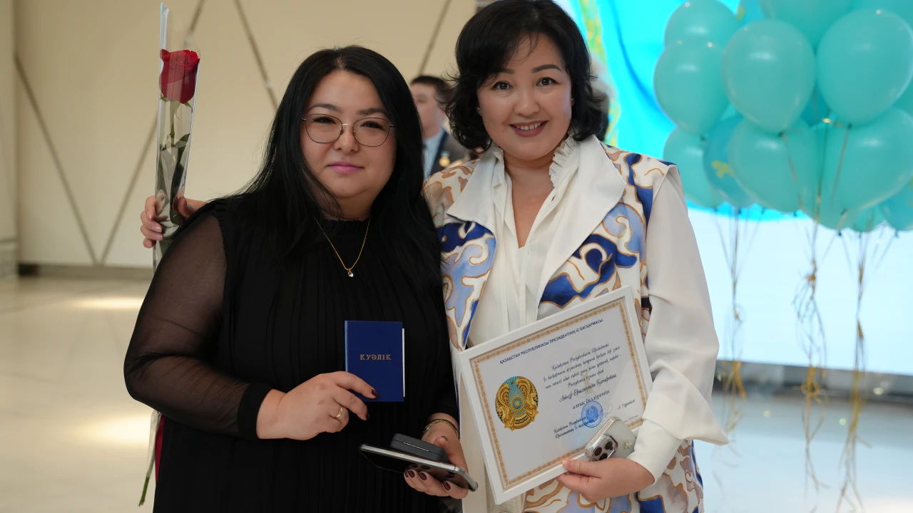 Руководители отделов АО «ЦМТИС» отмечены высокими наградами в преддверии Дня Республики 